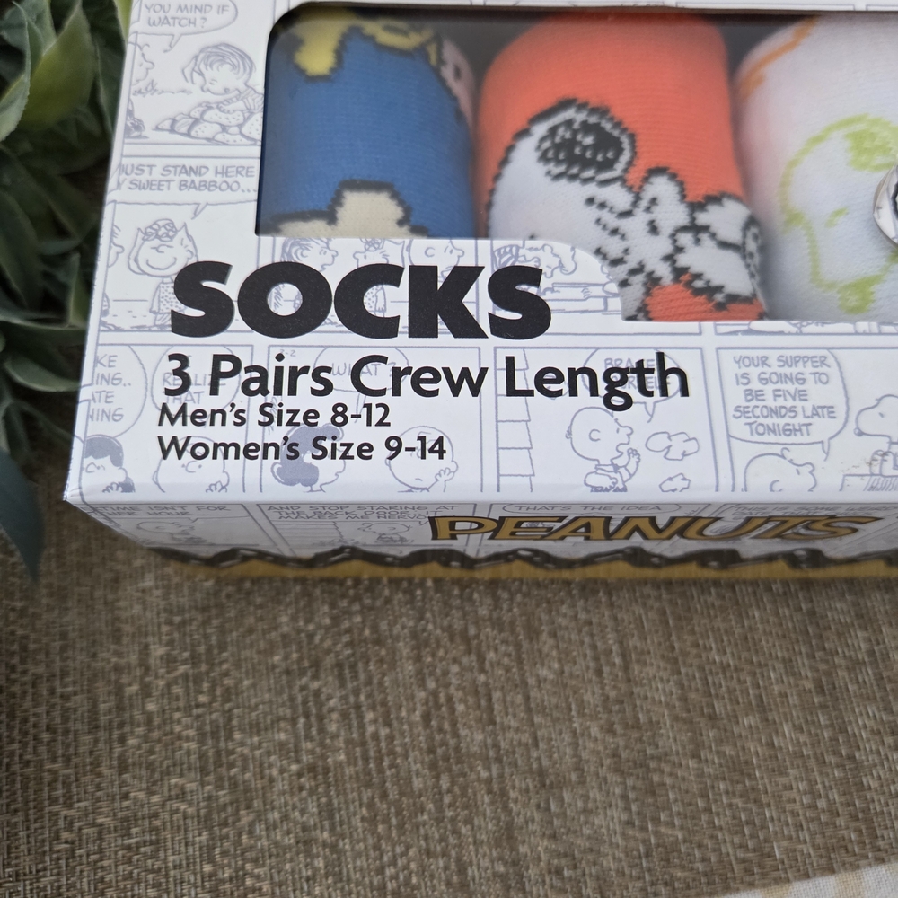 Peanuts Men's Crew Socks - Multicolor Pack - Picture 2 of 5